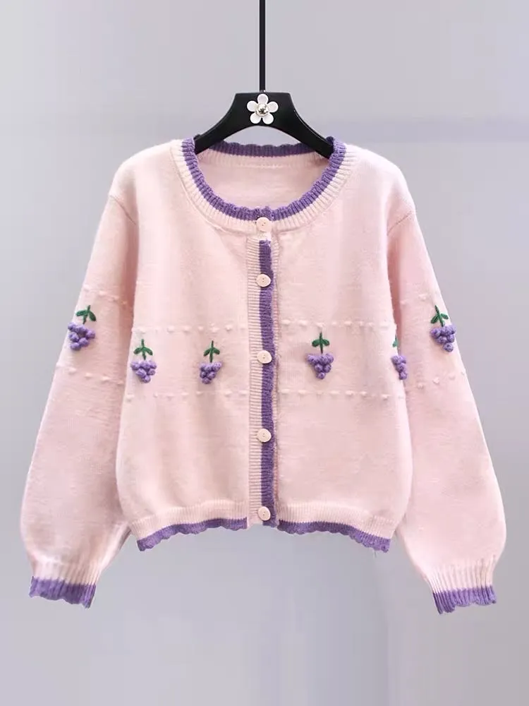 Contrast color three-dimensional grape design sweater jacket for women 2023 new loose college style age-reducing knitted cardiga