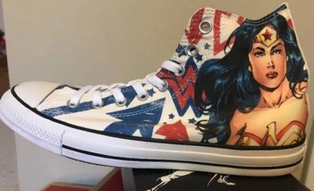 New Converse Chuck Taylor Hi WONDER WOMAN Print DC Comic...