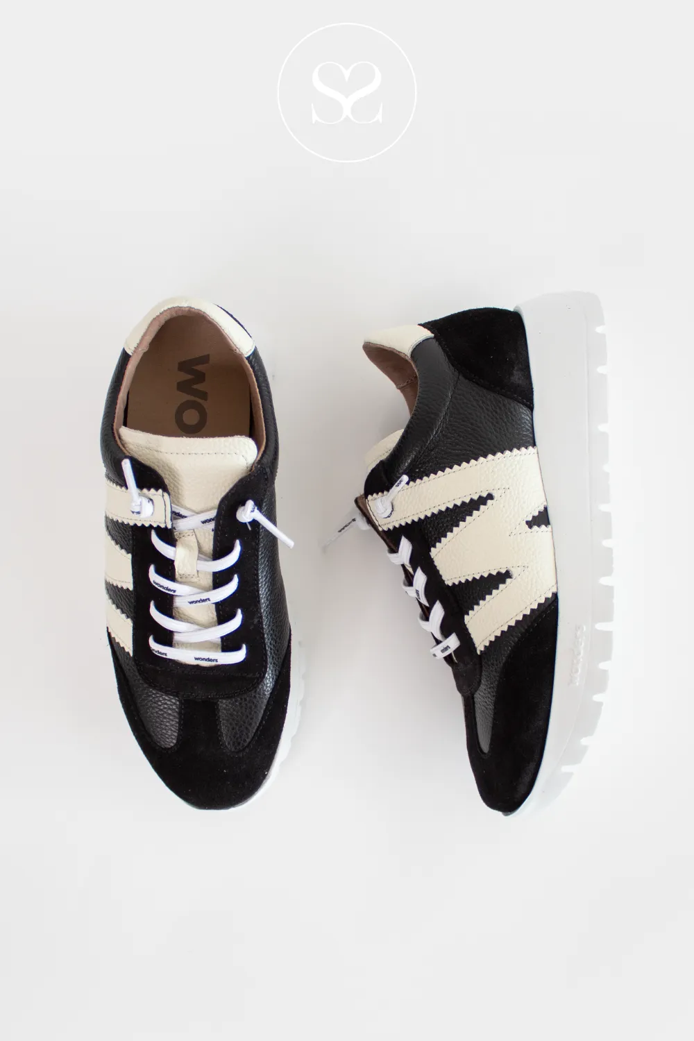 WONDERS A-2476 BLACK LEATHER WEDGE PULL ON TRAINERS