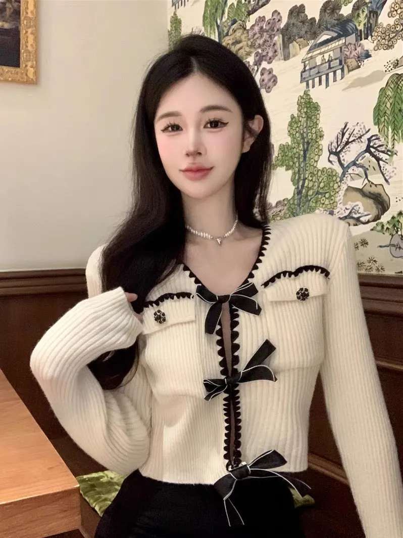 Xiaoxiangfeng French atmosphere knitted cardigan sweater jacket for women in autumn and winter unique and chic high-end v-neck t