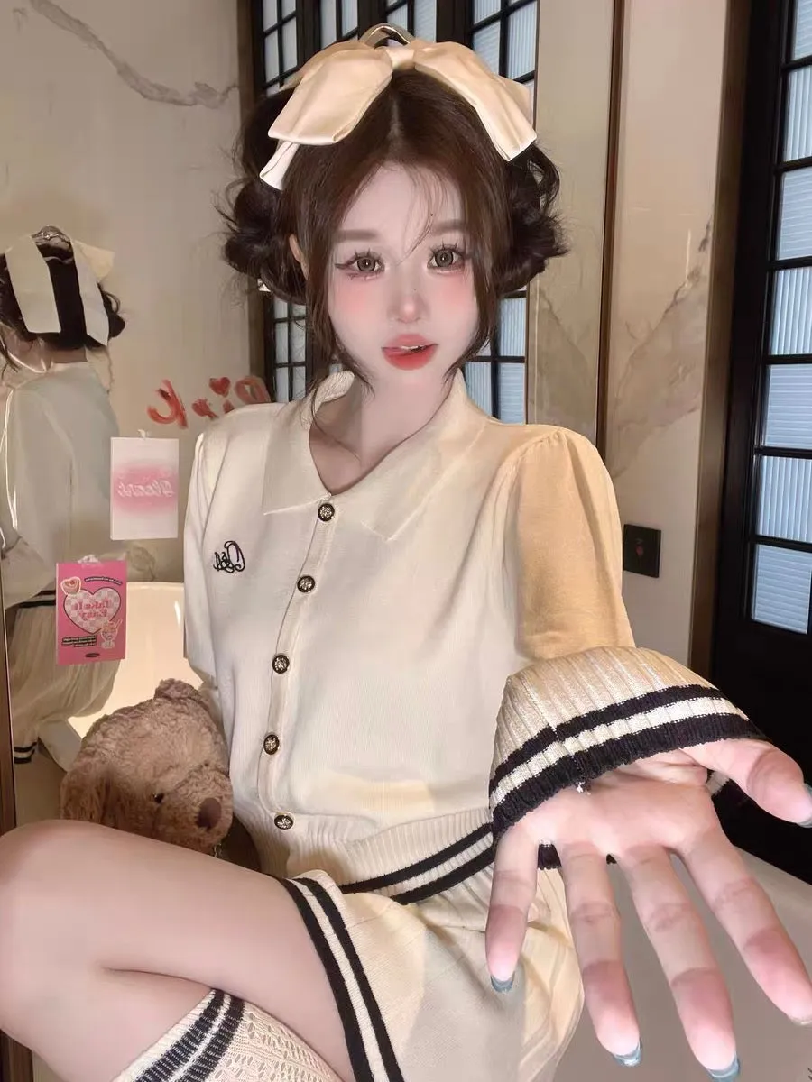 Xiaoxiangfeng high-end two-piece set for women autumn knitted cardigan with pleated skirt college style hot girl suit